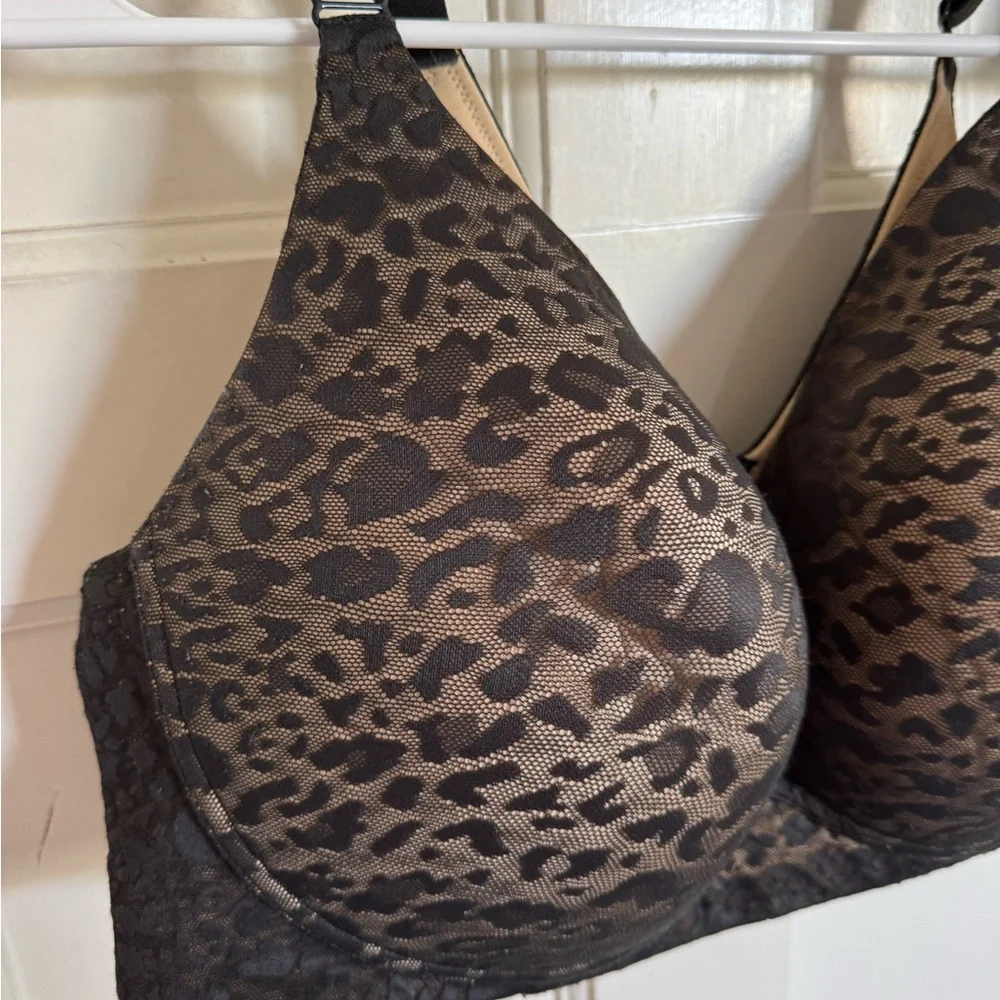 Cacique leopard lace lightly lined‎ full coverage no wire bra size 42DD